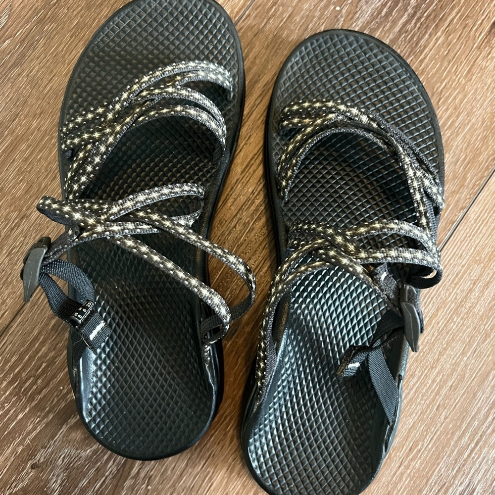 Chaco Black Sandals with Speckled Webbing - Picture 5 of 5